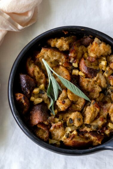 Sourdough Stuffing with Bacon, Sage & Apple
